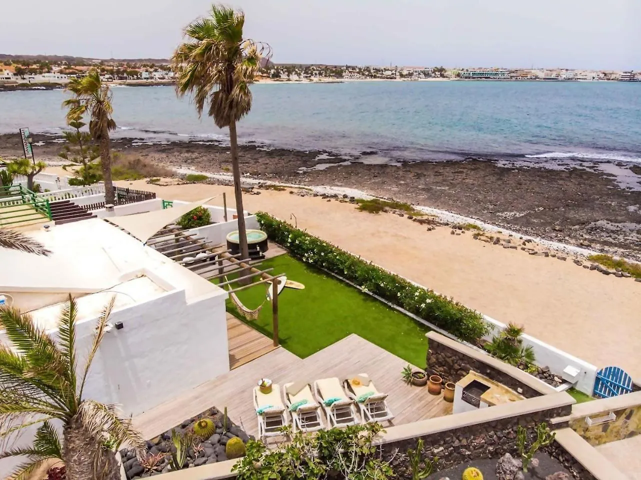 Villa Maluhia Frente Al Mar Y Jacuzzi Corralejo 0*,