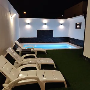 Sunny Paradise, Heater Pool Villa
